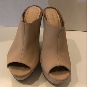 Bamboo Booth Wedge Women’s Size 10